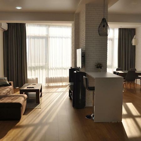 Sky Apartment Odesa Exterior foto
