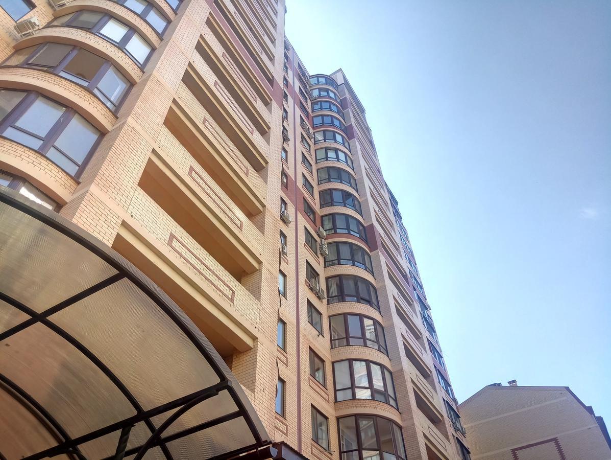 Sky Apartment Odesa Exterior foto